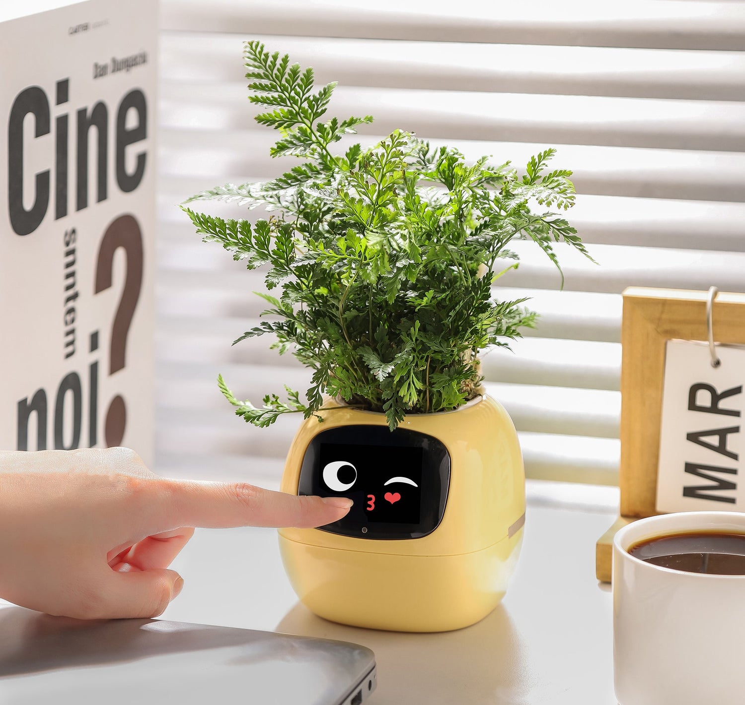 Ivy Smart Planter